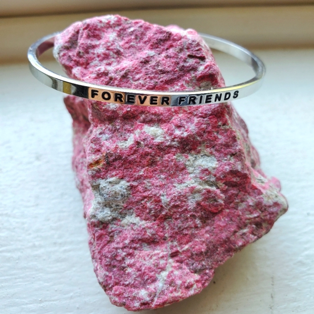 Mantraband "Forever Friends" bangle bracelet